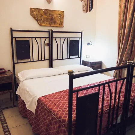 Robinson Hotel 2*