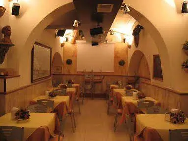 Robinson Hotel 2*